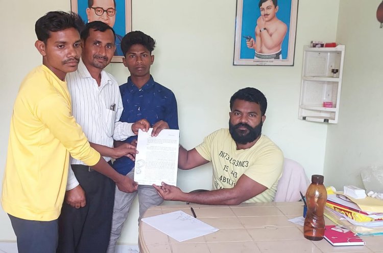 थाना दरभा एवं थाना बड़ान्जी, और थाना लोहाण्डीगुडा अंतर्गत लाखों रुपय के धान वर्ष 2023 के नवंबर माह मे जबरन काटकर, ट्रेक्टर, पिकअप मे लूटने कि मंसा से, धर्म के नाम पर लुटकर, रखा गया धान तत्काल नियम तः वापस करवाए प्राशासन अन्यथा होगा, न्याय हक अधिकार आंदोलन, इस गैर कानूनी के कृत्य खिलाफ कई शिकायत दर्ज,पर अभी तक कोई कार्यवाही नहीं क्यूँ - नरेन्द्र भवानी /छ. यु. म./आप नेता