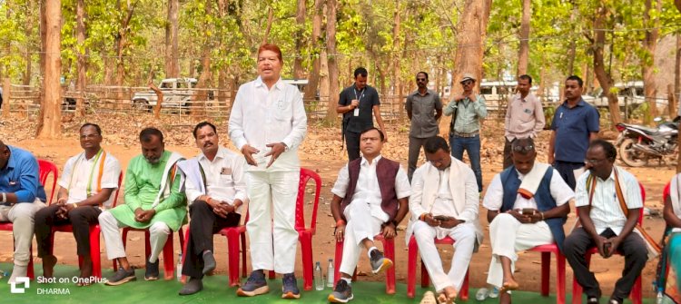 CG - पीसीसी अध्यक्ष व बस्तर सांसद दीपक बैज ने मर्दापाल में कांग्रेस कार्यकर्ताओं का लिया बैठक....