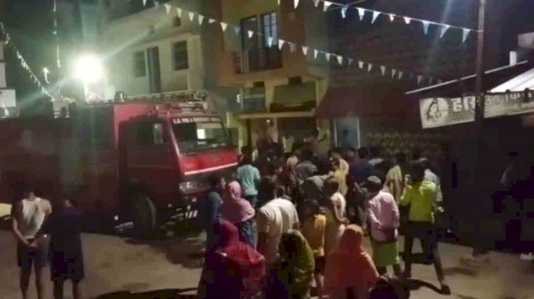 CG - शराबी युवक ने पहले जमकर मचाया उत्पात, फिर फूंक डाला अपना ही घर, इलाके में मचा हड़कंप.....