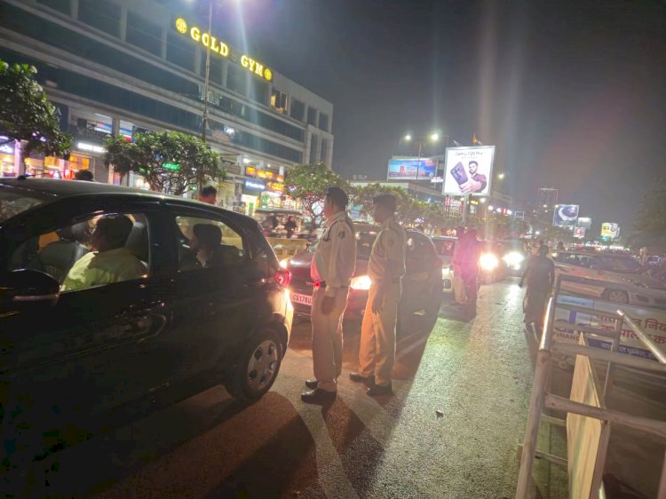 RAIPUR NEWS : लोकसभा चुनाव के मद्देनजर रायपुर पुलिस की सघन चेकिंग अभियान कार्यवाही