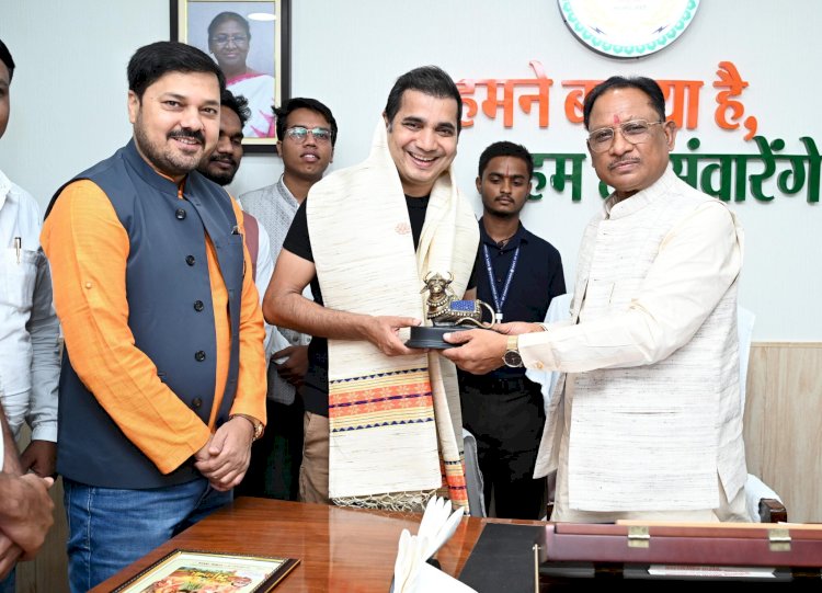 CG - मुख्यमंत्री विष्णुदेव साय ने “भाभी जी घर पर हैं” फेम सक्सेना जी उर्फ़ अभिनेता सानंद वर्मा से की मुलाकात, सक्सेना बोले - छत्तीसगढ़ में फिल्म शूटिंग की है अपार संभावनाएं.....