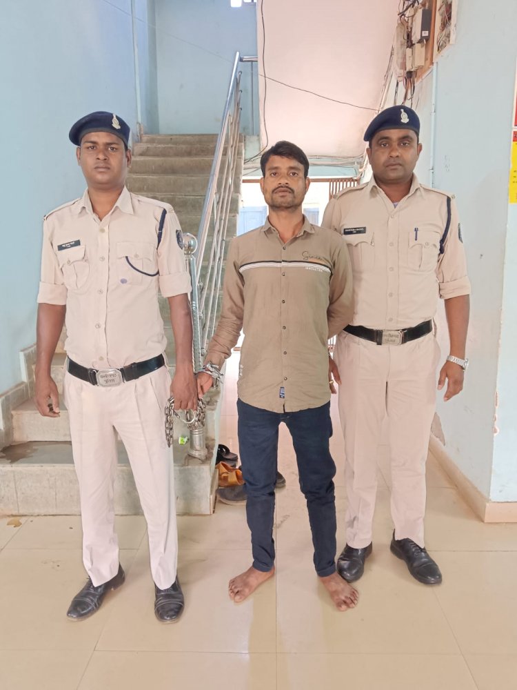 RAIPUR CRIME NEWS : महिला के साथ छेड़छाड़ करने वाले थाना आरंग के गुंडा बदमाश आरोपी गिरफ्तार
