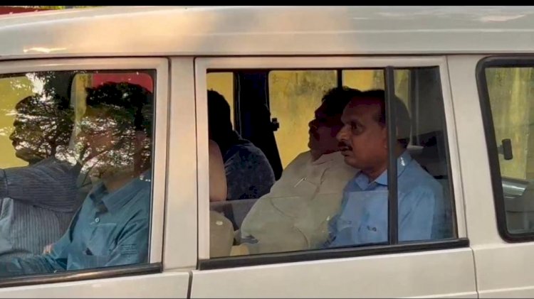 CG- घुसखोर SDO गिरफ्तार : प्रदेश में घूसखोरों के खिलाफ ACB की ताबड़तोड़ कार्रवाई,SDO डेढ़ लाख रिश्वत लेते रंगे हाथ गिरफ्तार...कार्रवाई से मचा हड़कंप...