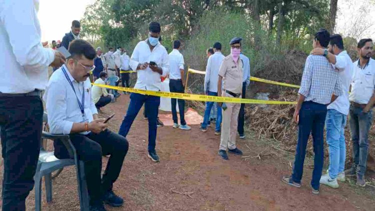 CG- महिला की टुकड़ों में मिली जली हुई लाश : बोरी में मिले हाथ, पैर और सिर, इलाके में फैली सनसनी, बोरी में बंद लाश को देख मजदूरों के उड़े होश, एक या फिर एक से ज्यादा की हुई हत्या, जांच में जुटी पुलिस.....