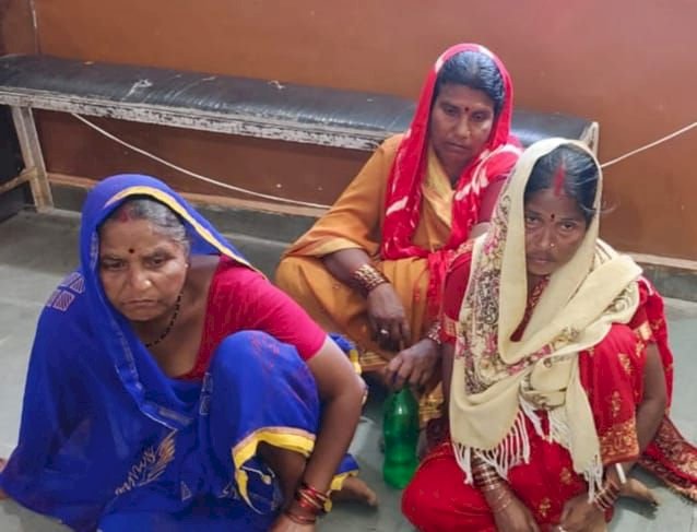 भीड़ भाड़ का फायदा उठाकर मंदिर प्रांगण सहित अन्य जगहों पर मंगलसूत्र चोरी की घटना को अंजाम देने वाले तीन पेकेटमार चोरों को कोतवाली पुलिस ने पकड़कर भेजा जेल।