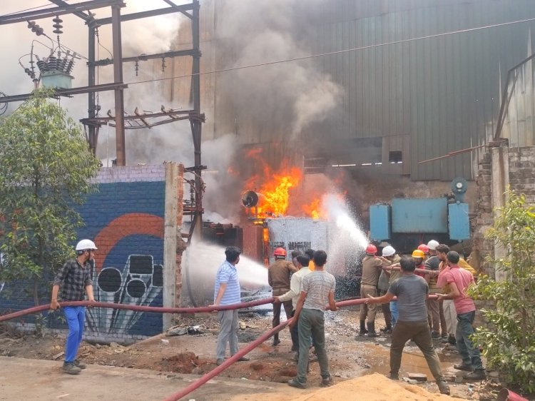 RAIPUR BREAKING : एक बार फिर यहाँ लगी भीषण आग, मौके पर पहुंची फायर ब्रिगेट