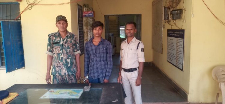 CG - धारदार हथियार लोहे का बंडा दिखाकर परिवार वालों एवं आम लोगों को डराने धमकाने वाले युवक बोधघाट पुलिस के हत्थे चढ़ा...