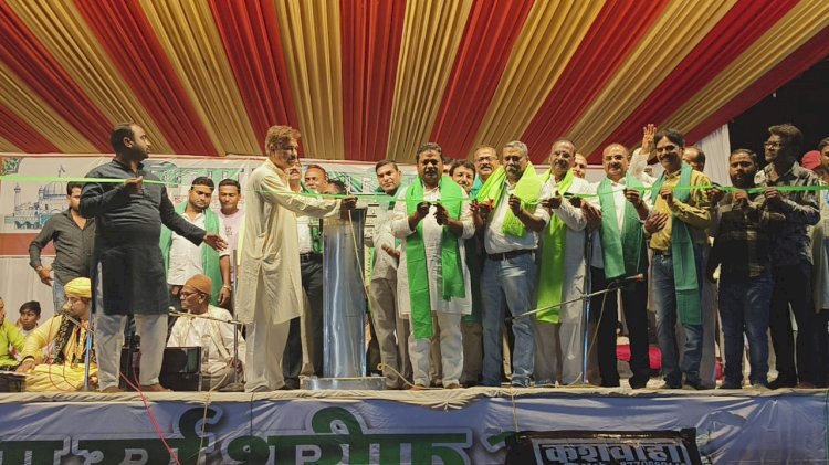 तकिया उर्स के दूसरे दिन वसीम साबरी और रानी वारसी 


का कव्वाली सुन झूम उठे लोग पूर्व उपमुख्यमंत्री टी. एस. 


सिंह देव ने उर्स की दी बधाई