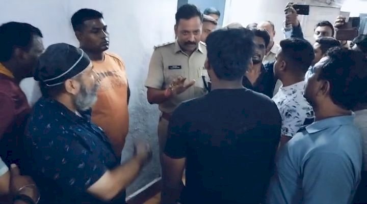 CG - युवक ने बच्ची का नहाते समय बनाया वीडियो, फिर सोशल मीडिया में किया वायरल, निराश होकर माँ ने उठाया ये खौफनाक कदम, जांच में जुटी पुलिस.....