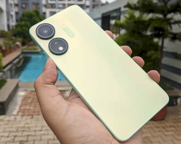 Launch Of New Phone: 12GB रैम वाले इस दमदार फोन पर मिल रहा रिंग जैसा कैमरा, जानिए इस मोबाइल की खूबियां,कीमत और फीचर्स...देखे डिटेल्स...