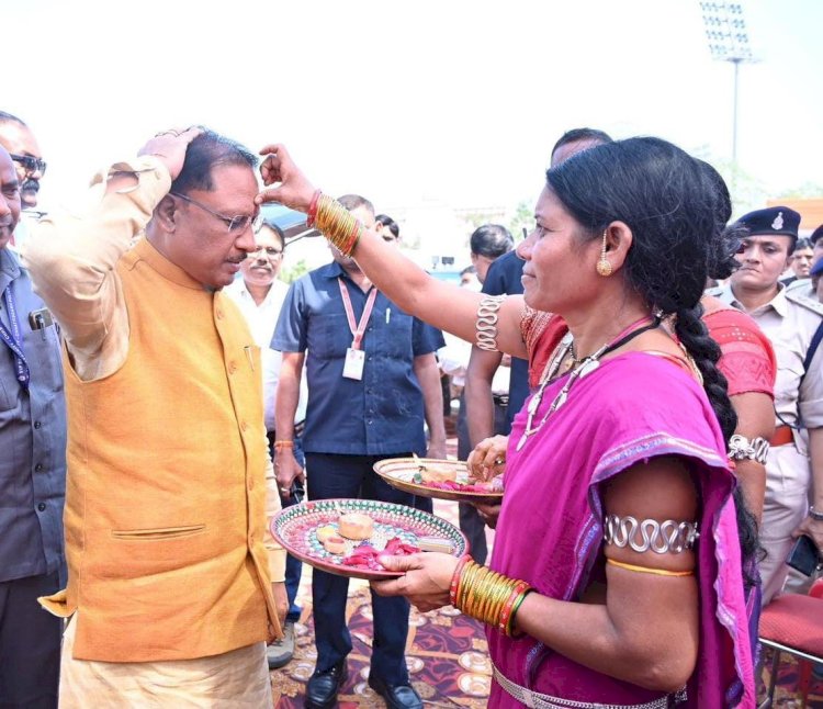 छत्तीसगढ़ के लोग मुझे मुख्यमंत्री नहीं बल्कि अपना सेवक समझें,CM साय बोले -जमीनी व्यक्ति हूँ, धरातल से जुड़कर काम करना पसंद है मुझे...