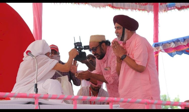दया के स्रोत पर आए भक्तों पर बरसी बाबा जयगुरुदेव की दया, कोई खाली हाथ नहीं जाएगा...