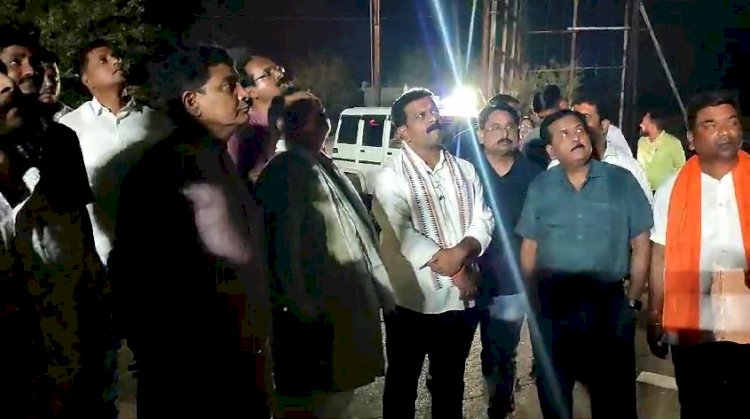 CG - हिंसा मामला : कलेक्टर-एसपी कार्यालय में तोड़फोड़ व आगजनी, देर रात घटना का जायजा लेने पहुंचे गृहमंत्री विजय शर्मा समेत ये मंत्री, बोले- दोषियों के साथ होगी ये सख्त कार्रवाई