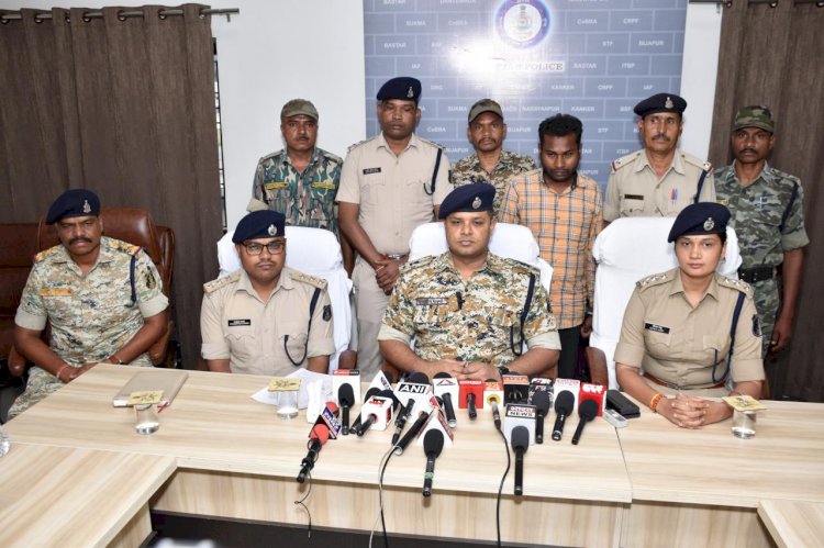 CG Murder Breaking : महिला का हत्या करने वाला निकला प्रेमी : आरोपी प्रेमी ने महिला का गला घोंटकर की हत्या, आसना जुनावनी जंगल में महिला का शव सडे गले हालत में मिला, आरोपी प्रेमी पुलिस के हत्थे चढ़ा... जानिए पूरा मामला...
