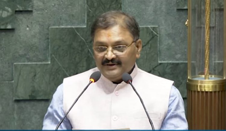 सांसद संतोष पांडेय ने लोकसभा में ली पद एवं गोपनीयता की शपथ।