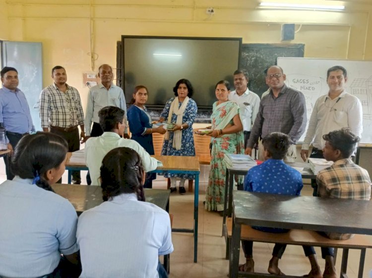 CG:सेजेस मारो में विद्यालय प्रवेशोत्सव का आयोजनकिया गया..बच्चों को पुस्तक वितरण किया गया