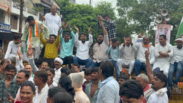 CG - बस्तर जिले के 500 से अधिक कॉंग्रेस कार्यकर्ताओं ने बढ़ते अपराध को लेकर प्रदेश की भाजपा सरकार के खिलाफ विशाल धरना प्रदर्शन कर किया विधानसभा घेराव...