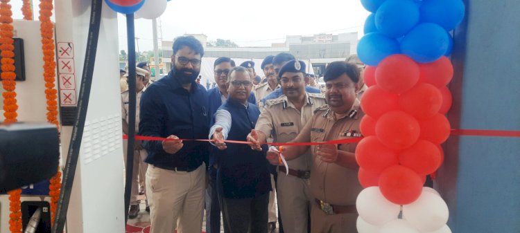 सूरजपुर पुलिस के एचपी शौर्य पुलिस पेट्रोल पंप का आईजी सरगुजा ने किया शुभारंभ। आईजी बोले- सभी को सही नाप और गुणवत्तायुक्त इंधन का होगा लाभ...