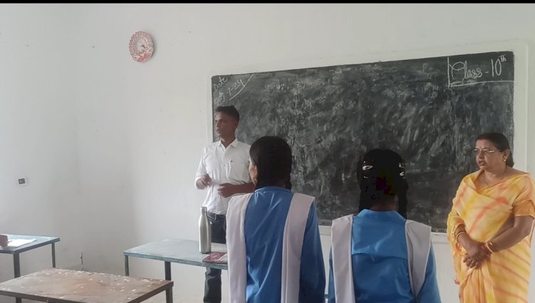 हायर सेकेंडरी स्कूल बड़सरा का एसडीएम ने किया औचक निरीक्षण ...
छात्रों व शिक्षको की उपस्थिति हो सत प्रतिसत - सागर सिंह