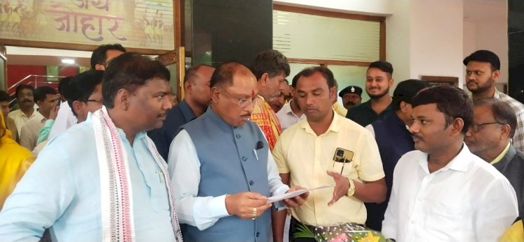 CG - माहरा समाज के पदाधिकारियों ने की मुख्यमंत्री से मुलाकात...