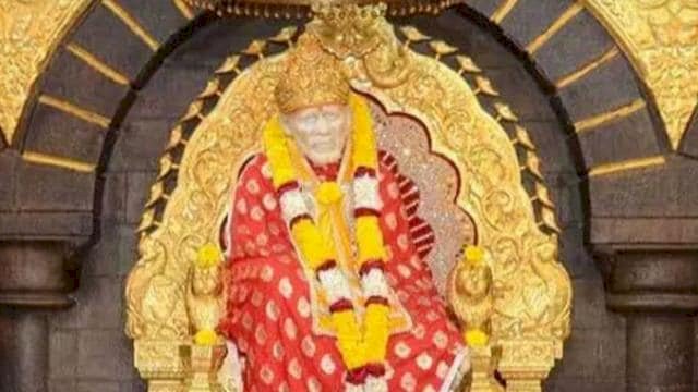 CG - साईं मंदिर में दिनदहाड़े चोरों ने बोला धावा, दान पेटी के पैसे समेत प्रसाद के सामान पर भी किया हाथ साफ, चोरों की करतूत CCTV में हुई कैद.....