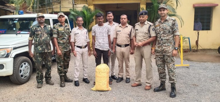 CG - गांजा की तस्करी ब्रेकिंग : अवैध रूप से गांजा तस्करी करते रेलवे स्टेशन में पकड़ा गया आरोपी, दिल्ली का रहने वाला हैं आरोपी...