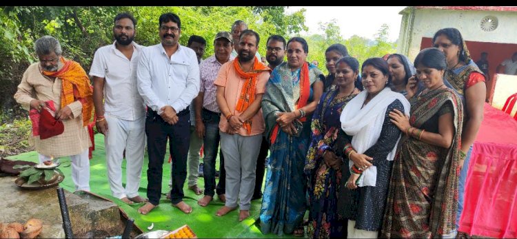 नवगठित नगर पालिका परिषद बाँकीमोंगरा में विकास कार्यों का प्रथम भूमिपूजन आज कटाईनार में हुआ,सदस्यों सहित क्षेत्रवासी रहे उपस्थिति,देखे पूरी खबर.....