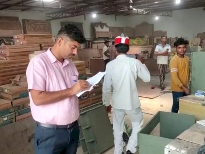 पुलिस को मिली बड़ी कामयाबी अवैध हथियार बनाने वाली फैक्ट्री का किया पर्दाफाश पढ़े पूरी ख़बर