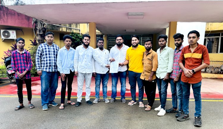 बस्तर जिला एनएसयूआई द्वारा आश्रम, छात्रावासों की अनियमितता व मौसमी बीमारियों के रोकथाम हेतु बस्तर कमिश्नर को सौंपा ज्ञापन...