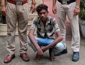 CG: बड़े भाई ने तोड़ दिया मोबाइल, नाराज छोटे भाई ने चाकू से किया ताबड़तोड़ वार, फिर जो हुआ....