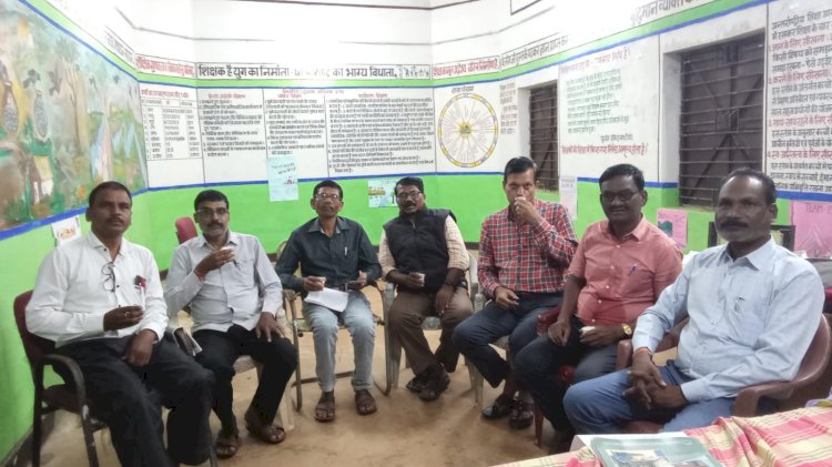 छत्तीसगढ़ कर्मचारी अधिकारी फेडरेशन का चरणबद्ध आंदोलन 11 सितंबर को संध्या 5:00 बजे विकासखंड बकावंड में मशाल रैली के रूप में शुरू की जावेगी एसडीम को ज्ञापन सौपा जावेगा...