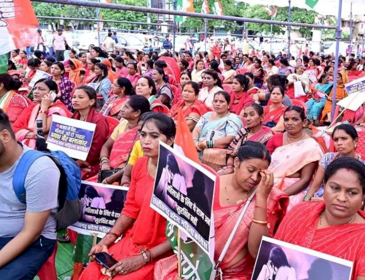 CG - छत्तीसगढ़ प्रदेश में बढ़ते महिला अपराध को लेकर प्रदेश महिला कॉंग्रेस के तत्वावधान में आयोजित मुख्यमंत्री निवास घेराव कार्यक्रम...