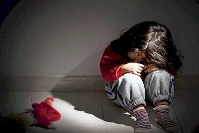 CG - मासूम बच्ची से रेप : तीन बच्चों के पिता ने की घिनौनी हरकत, दुकान में बिस्किट लेने आई 3 साल की मासूम से किया दुष्कर्म......