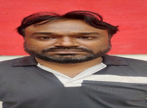 CG: बोलेरो चालक ने स्कूटी सवार दो सहेलियों को रौंदा, घसीटते ले गया नशे में धुत युवक, फिर जो हुआ....
