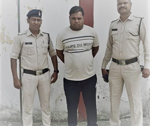 CG- ढाबा की आड़ में हो रहा था ये कारोबार: पुलिस की सर्जिकल स्ट्राइक, ढाबा संचालक रंगे हाथों पकड़ाया....