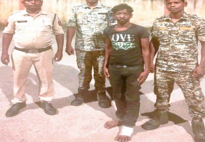 CG: तड़के 4 बजे चरित्र संदेह में पत्नी पर टंगिया से हमला, खुद भी घायल हो गया पति, फिर जो हुआ, आरोपी जंगल से गिरफ्तार