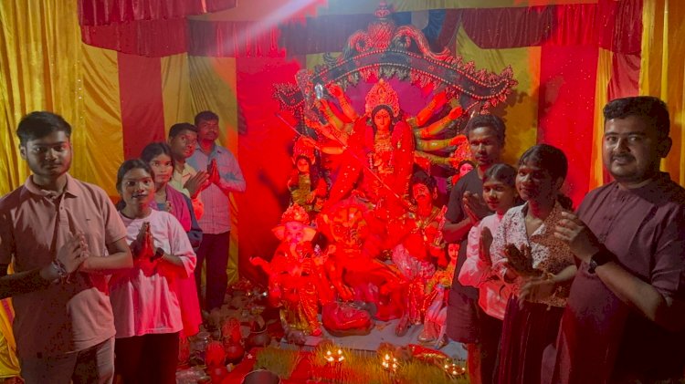 उदयपुर के घुचापुर पंचायत में पिछले 13 वर्षो से मनाया
जा रहा हैं दुर्गा पूजा उत्सव इस साल भव्य रूप से
आयोजित किया त्यौहार