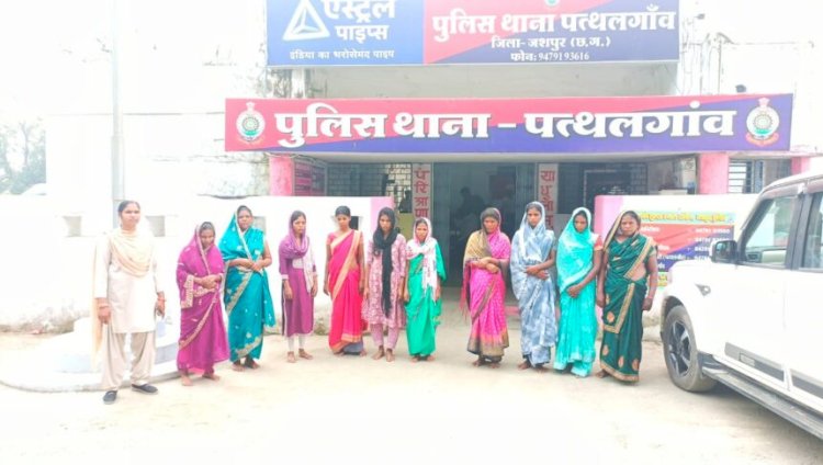 CG - चैन स्नेचिंग करने वाली महिला गिरोह का पर्दाफाश : भीड़ का फायदा उठाकर करती थी हाथ साफ, 8 मंगलसूत्र बरामद, पुलिस ने शातिर महिला चोरों को ऐसे धर दबोचा......