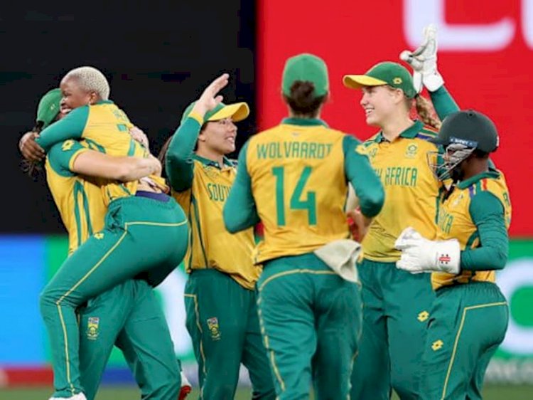 Women T20 World Cup साउथ अफ्रीका ने तोड़ा ऑस्ट्रेलिया का घमंड 6 बार की चैंपियन के बिना पहली बार खेला जाएगा फ़ाइनल पढ़े पूरी ख़बर