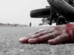 CG - 3 युवतियों की मौत : दर्दनाक सड़क हादसा, तेज रफ्तार ट्रेलर ने तीन युवतियों को रौंदा, मौके पर ही हुई मौत, ड्राइवर फरार, परिजनों का रो-रोकर बुरा हाल.....