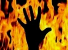 CG - दिल दहला देने वाली घटना : नाबालिग ने पेट्रोल डालकर मूकबधिर युवक को जिंदा जलाया, इलाज के दौरान हुई मौत, मामले की जांच में जुटी पुलिस.....