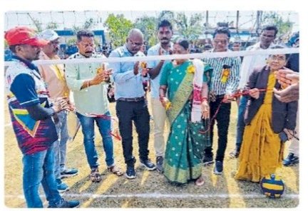 CG - माकड़ी में हुआ विकासखंड स्तर बस्तर ओलंपिक का उद्घाटन...