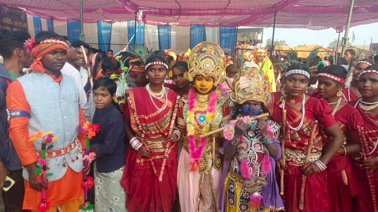 CG - सोड़़ सिवनी में पिछले 15 वर्षों से बड़ी धूमधाम से भव्य रूप में मनाते आ रहे हैं गोवर्धन पूजा...