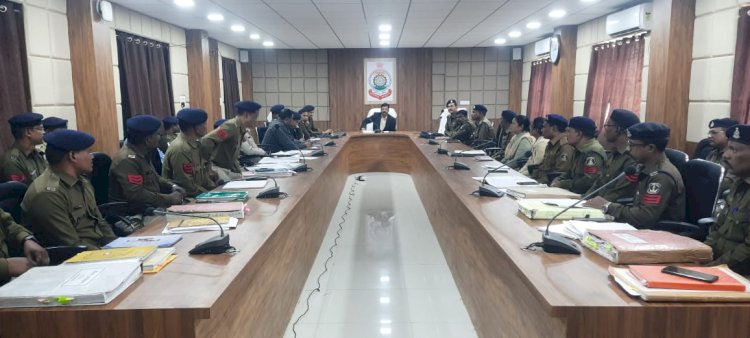 CG - आपसी झगड़े, जमीन संबंधी विवाद के मामलों में प्रतिबंधात्मक कार्यवाही : एसएसपी सूरजपुर का सख्त निर्देश, कार्य में लापरवाही न बरते प्रधान आरक्षक मोहर्रिर...
