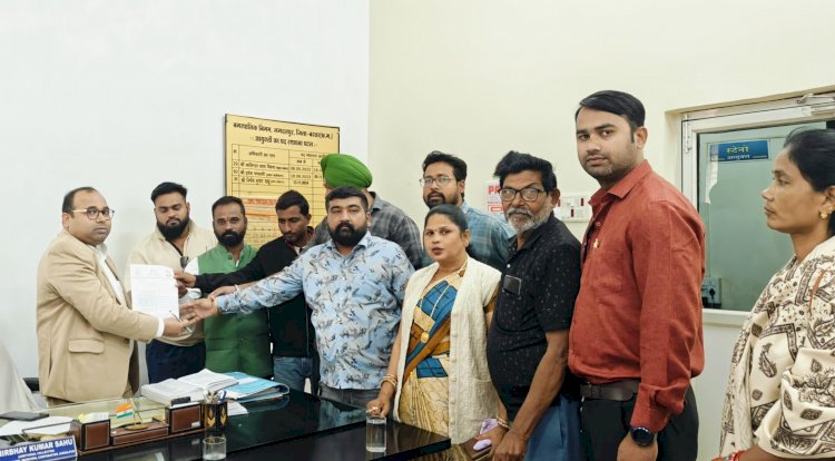 युंका ने सरदार वल्लभ भाई पटेल वार्ड में सी.सी सड़क निर्माण की जांच हेतु सौंपा ज्ञापन...