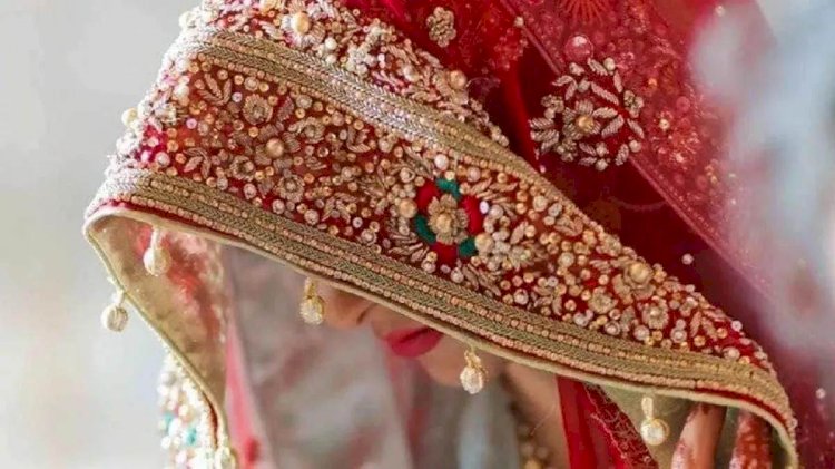 CG - दुल्हन तो जाएगी 'सरकारी नौकर' के साथ : जयमाला के बाद दुल्हन लिए बगैर लौटी बारात, एक झूठ ने दूल्हे के अरमानों पर फेरा पानी, जानिए आखिर क्यों दुल्हन ने तोड़ दी शादी.....